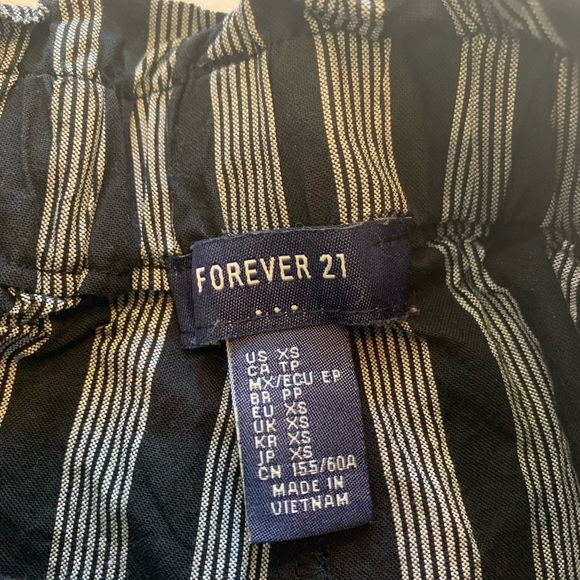 FOREVER 21 shorts - Picture 4 of 5